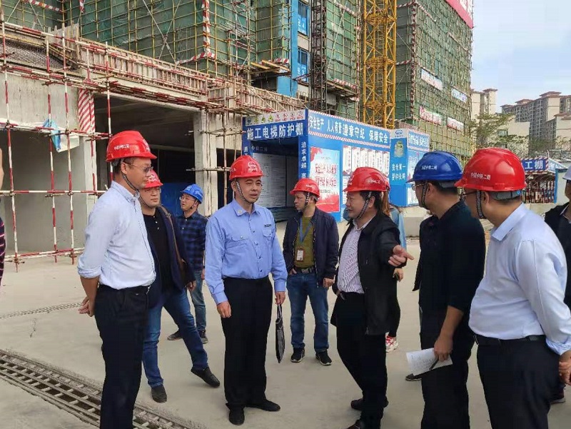 湛江市住建局副局长叶海忠到天润御园二期项目督导检查农民工工资发放情况